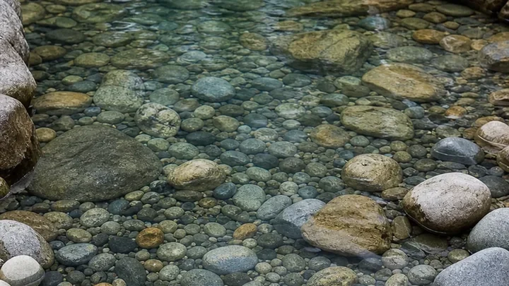 Pebble Choir pond bed